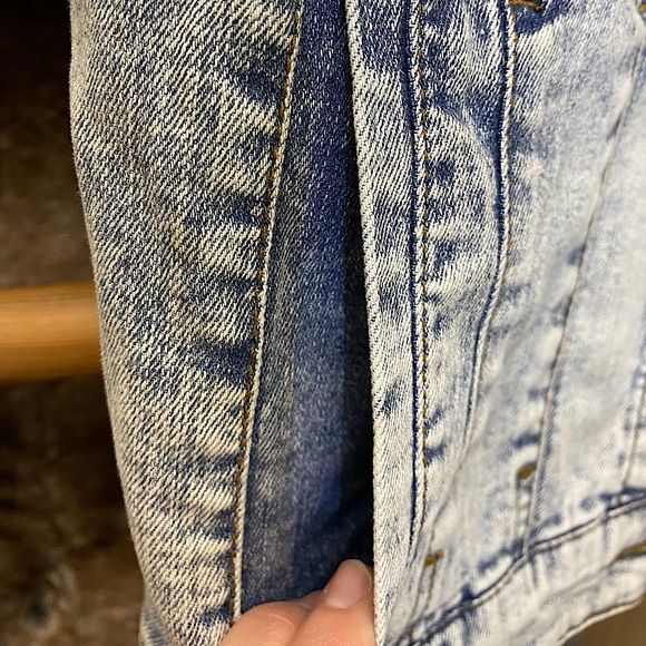 Jean vest! Great condition. - Picture 2 of 4